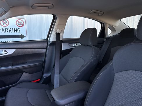 Used 2024 Kia Forte LX image 18