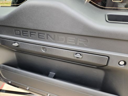 New 2026 Land Rover Defender 90 V8 image 34