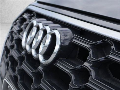Used 2023 Audi Q5 2.0T Premium w/ Convenience Package AWD/4WD image 30