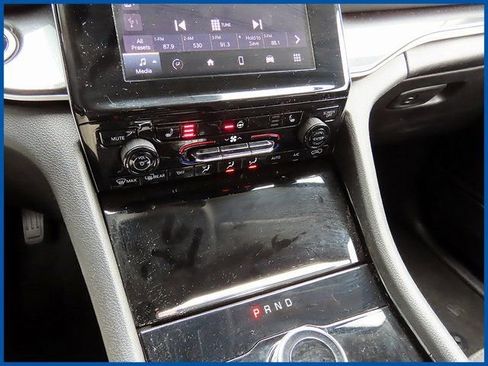 Certified 2023 Jeep Grand Cherokee Laredo w/ Luxury Tech Group I image 16