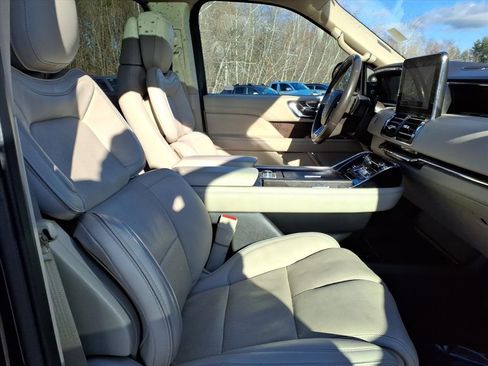 Used 2018 Lincoln Navigator Reserve w/ Technology Package image 8