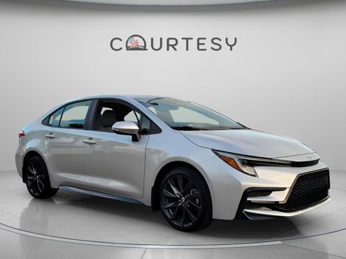 Certified 2025 Toyota Corolla SE image 7