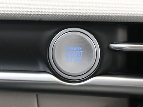 New 2026 Hyundai Tucson Limited image 32