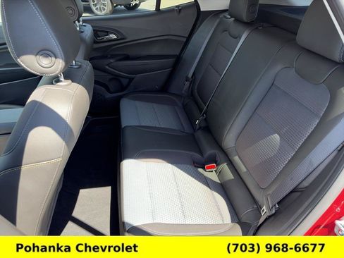 Used 2025 Chevrolet Trax LT FWD image 26
