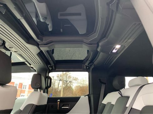 Used 2024 GMC Hummer EV 3X image 25