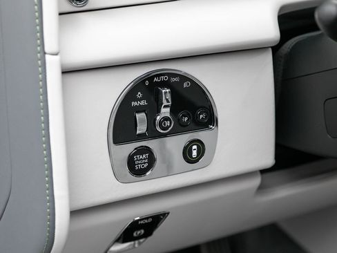 Used 2024 Rolls-Royce Phantom Extended Wheelbase w/ Leather Finishing Pack image 14