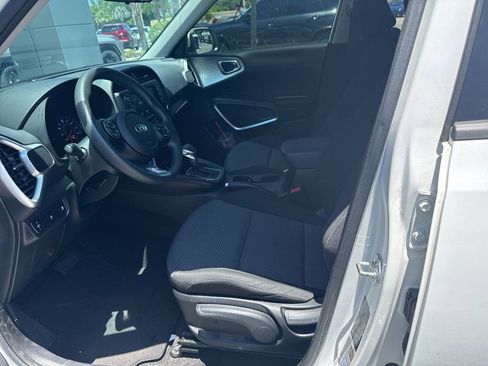 Used 2021 Kia Soul LX FWD image 5