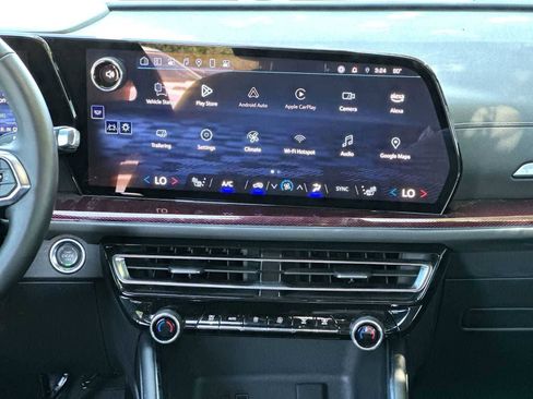 Used 2025 Chevrolet Traverse Z71 w/ LPO, Floor Liner Package image 26