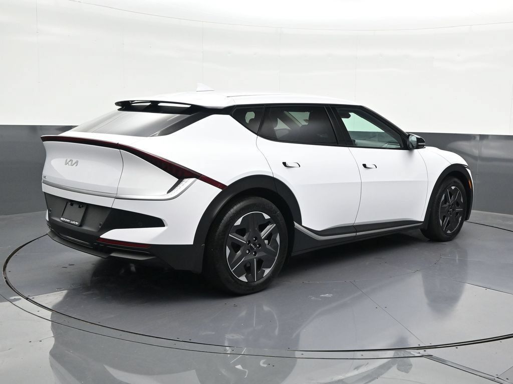 Used 2025 Kia EV6 Light RWD image 5