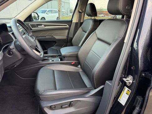 Used 2023 Volkswagen Atlas SE image 11