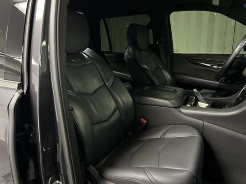 Certified 2018 Cadillac Escalade Platinum AWD/4WD image 29