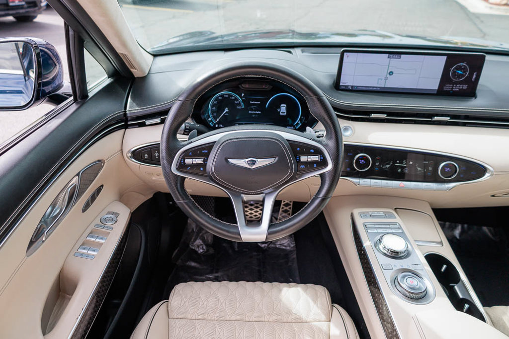 Used 2022 Genesis GV70 3.5T Sport w/ Sport Prestige Package AWD/4WD image 2