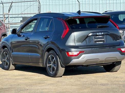 Certified 2024 Kia Niro EX image 7