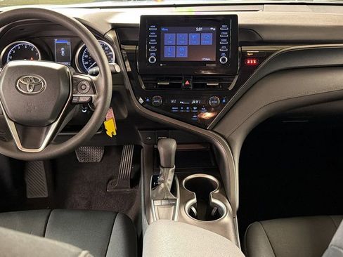 Used 2022 Toyota Camry LE image 13