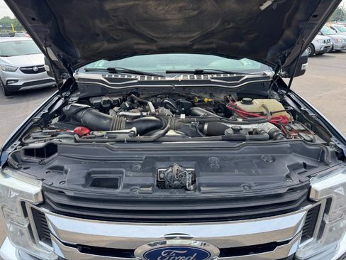 Used 2017 Ford F250 XLT w/ XLT Premium Package AWD/4WD image 23