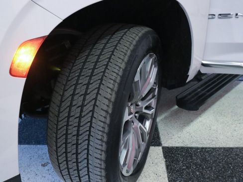 Used 2021 GMC Yukon XL Denali AWD/4WD image 9