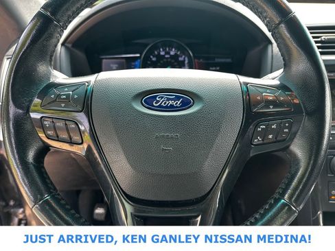 Used 2016 Ford Explorer XLT w/ Equipment Group 202A AWD/4WD image 12