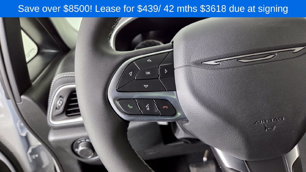 New 2027 Chrysler Pacifica Select AWD/4WD image 18