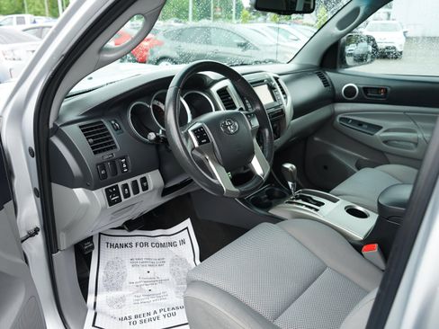 Used 2013 Toyota Tacoma 4x4 Double Cab w/ TRD Sport Pkg image 11