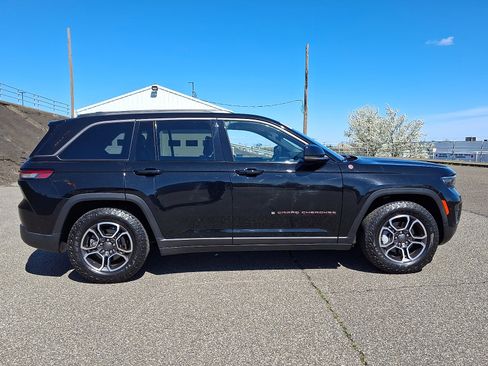 Certified 2022 Jeep Grand Cherokee Trailhawk w/ Luxury Tech Group III image 7