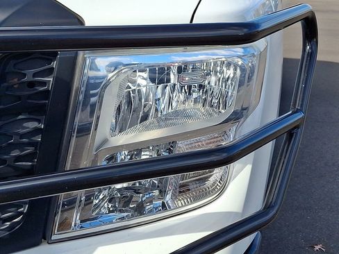 Used 2017 Nissan Titan S image 13