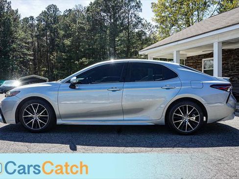 Used 2021 Toyota Camry SE image 8