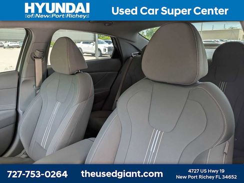 Used 2025 Hyundai Elantra Sport FWD image 7