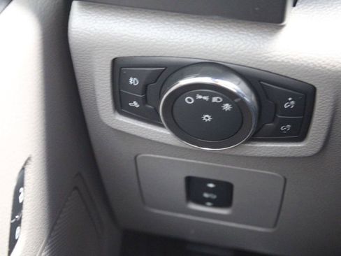 Used 2016 Ford F150 XLT w/ Equipment Group 302A Luxury image 30