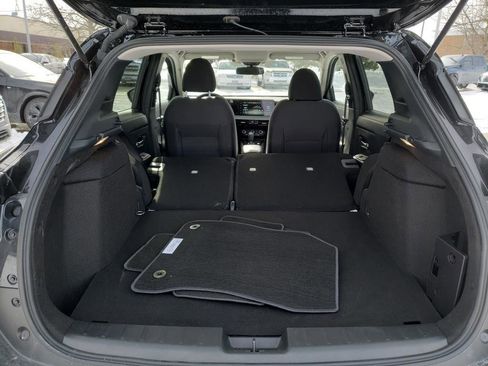 Certified 2025 Nissan Kicks SV image 8