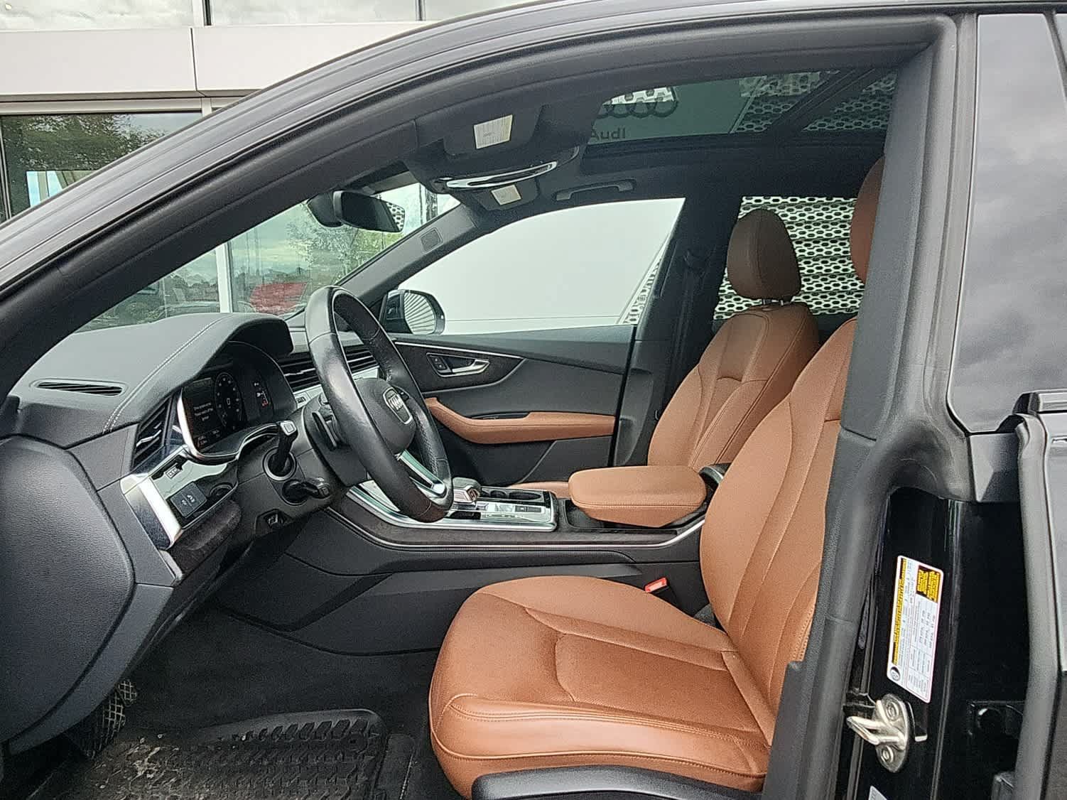 Used 2023 Audi Q8 Premium Plus AWD/4WD image 5