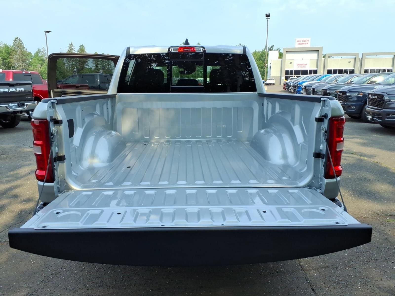 New 2026 RAM 1500 Big Horn AWD/4WD image 17