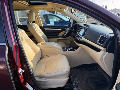 Used 2015 Toyota Highlander XLE image 20
