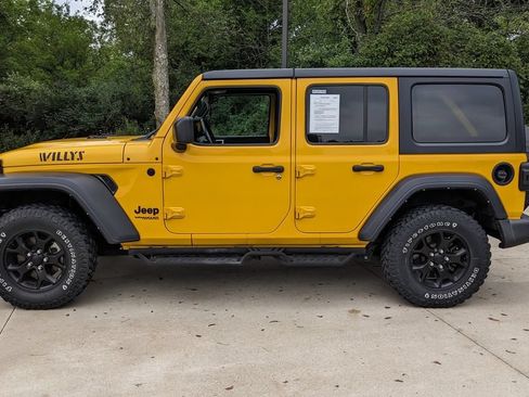 Used 2021 Jeep Wrangler Unlimited Sport AWD/4WD image 6