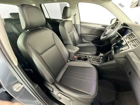 Used 2023 Volkswagen Tiguan SE AWD/4WD image 27