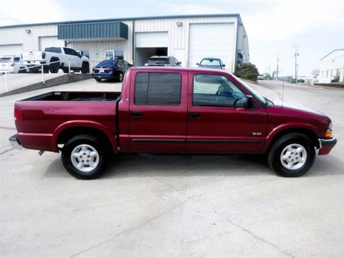 Used 2002 Chevrolet S10 Pickup LS w/ LS Preferred Equipment Group image 4