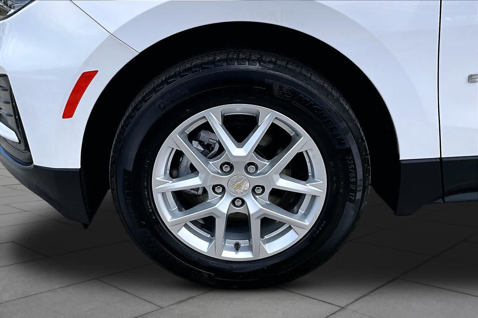 Used 2024 Chevrolet Equinox LS FWD image 11