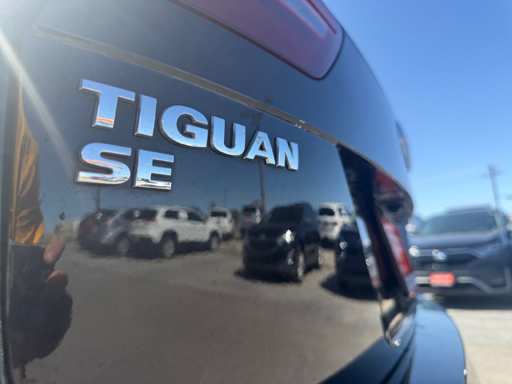 Used 2020 Volkswagen Tiguan SE w/ 3rd Row Seat Package AWD/4WD image 16
