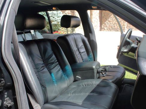 Used 1996 Cadillac Fleetwood Brougham RWD image 45