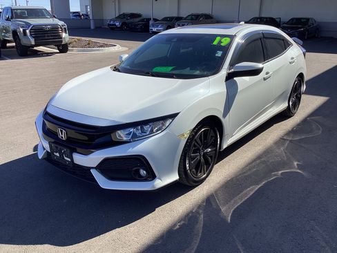 Used 2019 Honda Civic EX image 7