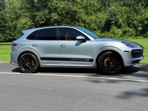 Used 2021 Porsche Cayenne GTS w/ Premium Package Plus AWD/4WD image 5