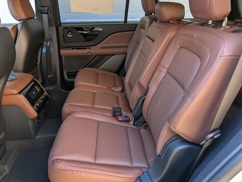 New 2026 Lincoln Aviator Reserve image 16