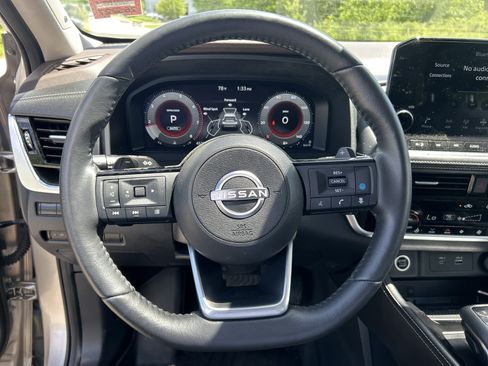 Used 2023 Nissan Rogue Platinum w/ Platinum Premium Package AWD/4WD image 21