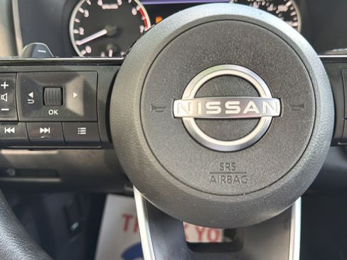 Used 2023 Nissan Rogue SV AWD/4WD image 15