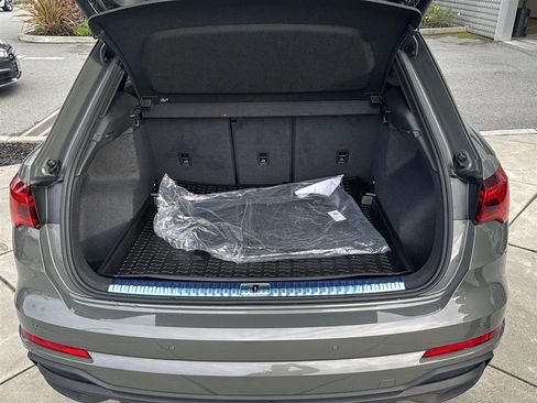 Used 2025 Audi Q3 2.0T Premium w/ Convenience Package image 16