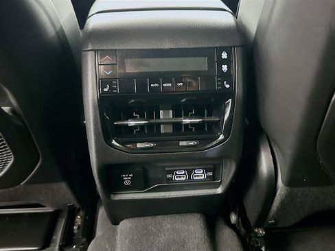 Used 2021 Jeep Grand Cherokee L Limited RWD image 28