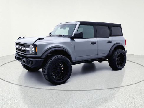 Used 2023 Ford Bronco Black Diamond image 4