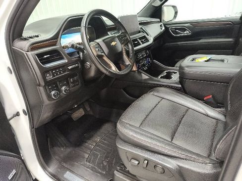 Used 2023 Chevrolet Suburban High Country AWD/4WD image 12