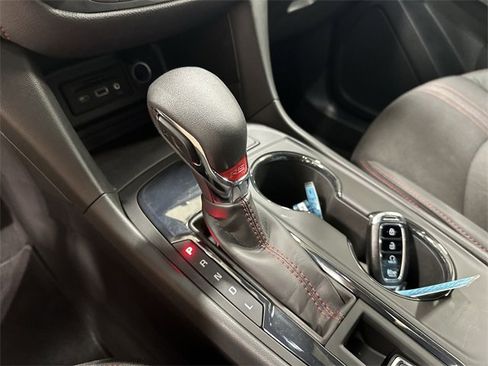 Used 2022 Chevrolet Equinox RS w/ Infotainment Package image 36