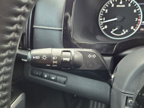 Used 2022 Nissan Pathfinder SL image 22