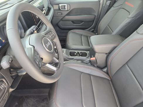 New 2025 Jeep Gladiator Rubicon w/ Convenience Group image 12